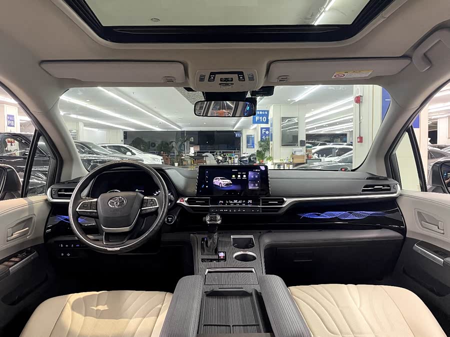 Toyota Granvia 2024 immagine di auto #6