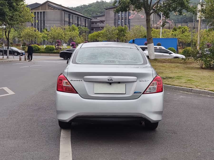 Nissan Sunny 2016 car image #6