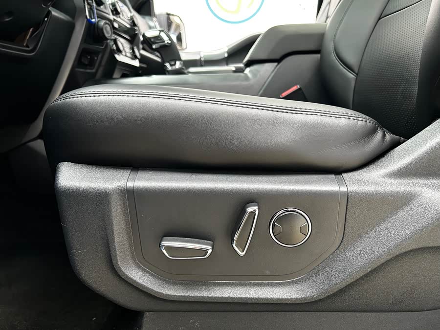 Ford F-150 Raptor 2017 car image #6