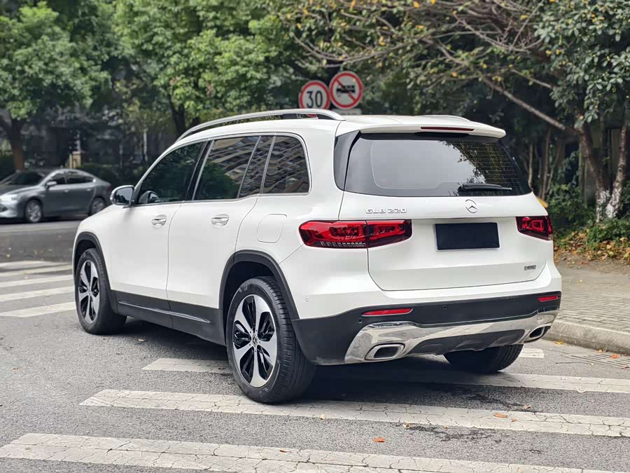 Mercedes-Benz GLB Class 2023 car image #6