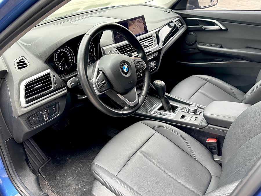 BMW 1 Series 2019 immagine di auto #6