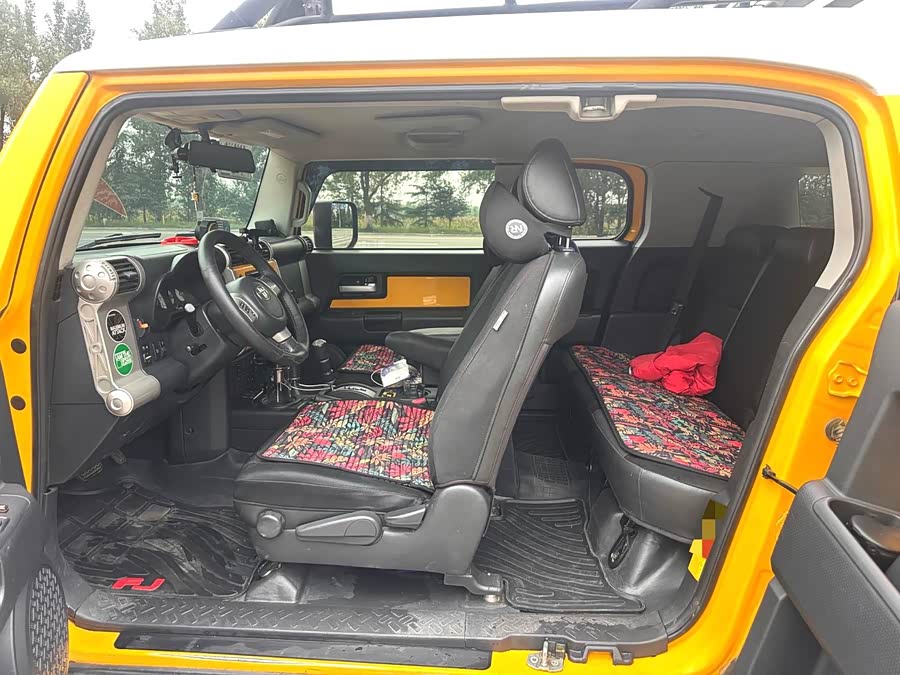 Toyota FJ Cruiser 2011 immagine di auto #6