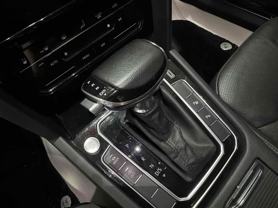 Volkswagen CC (FAW-Volkswagen) 2022 car image #6