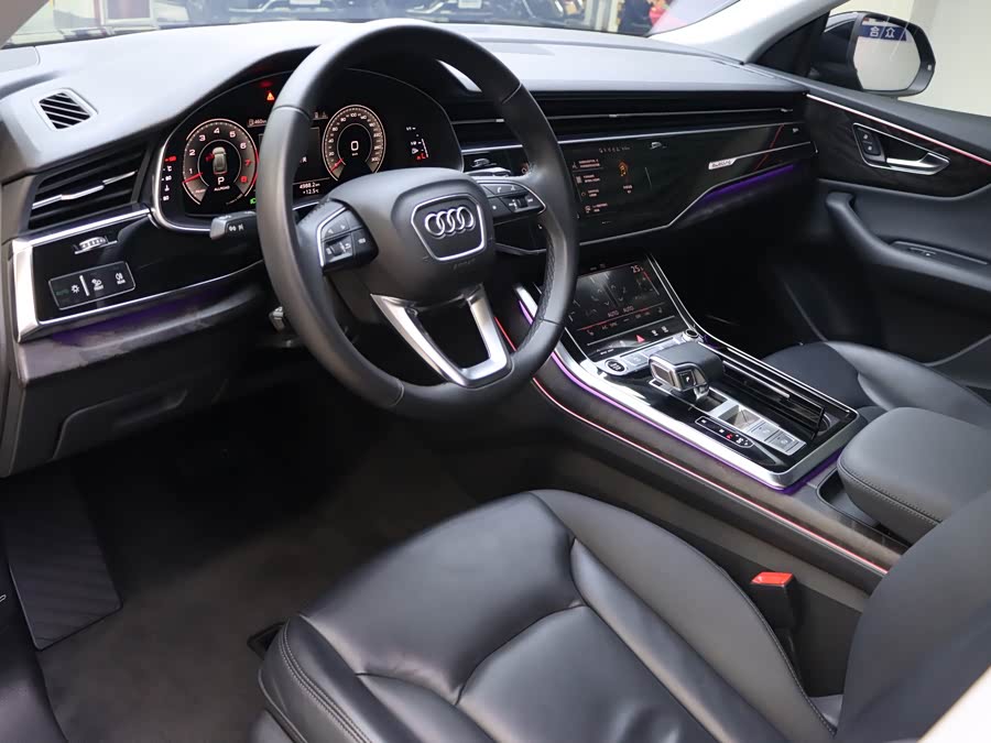 Audi Q8 2021 car image #6