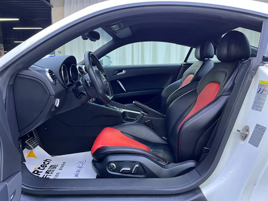 Audi TTS 2011 car image #6