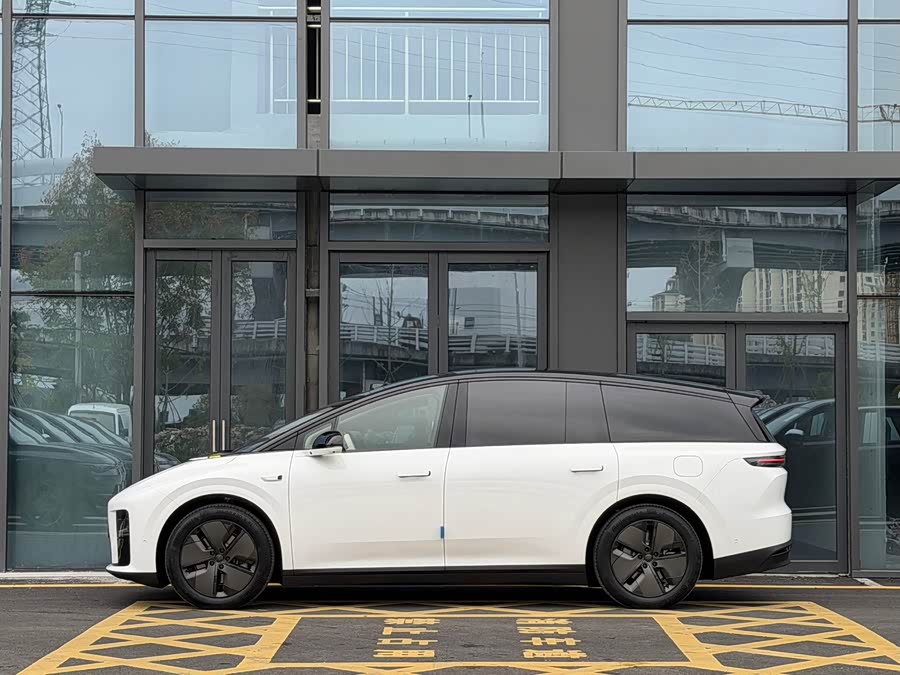 Li i8 2025 изображение автомобиля #6