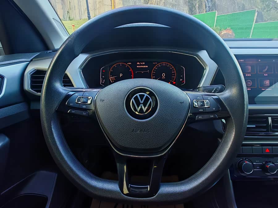 Volkswagen T-Cross 2022 #6 Volkswagen T-Cross 2022 car image #6