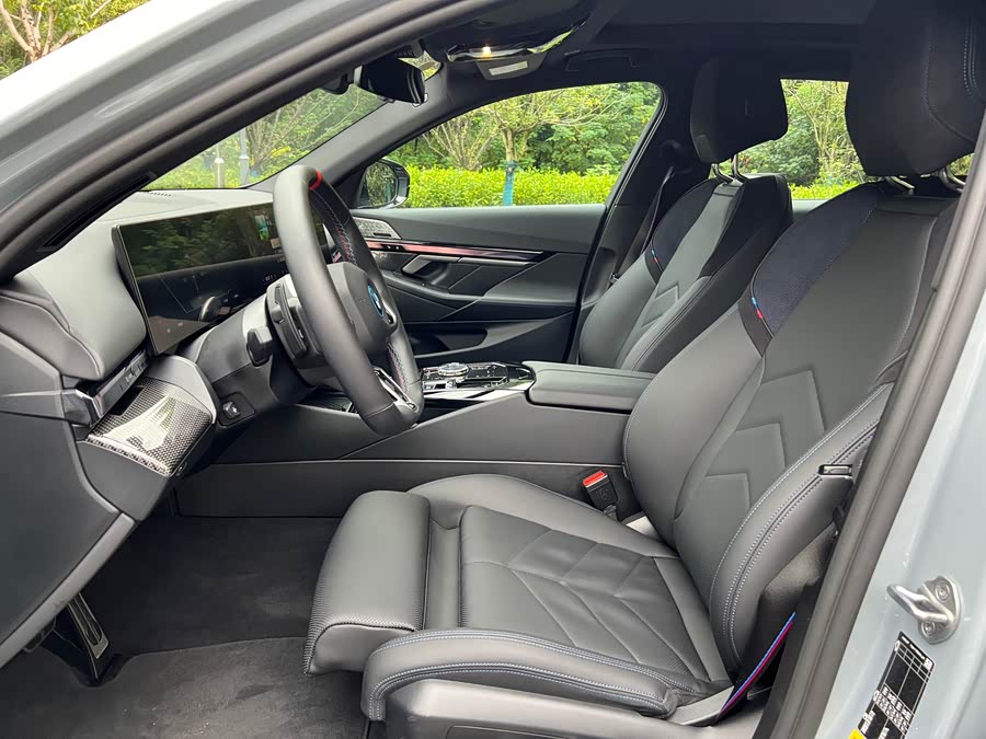 BMW i5 M60 2025 immagine di auto #6