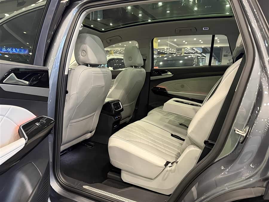 Volkswagen ID.6 X 2021 #6 Volkswagen ID.6 X 2021 car image #6