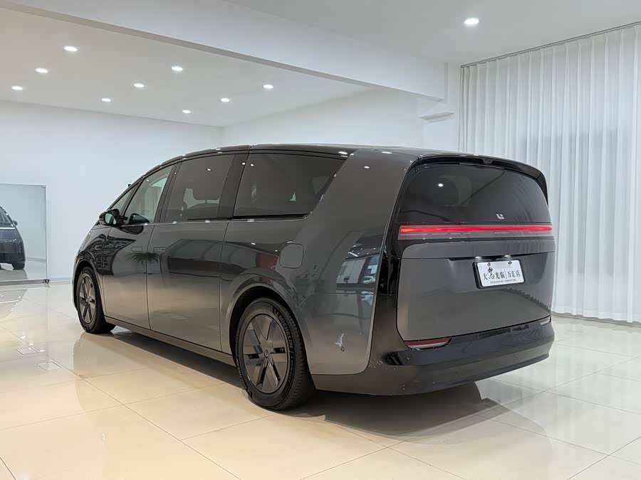 理想汽车 理想MEGA 2024 汽车图片 #6