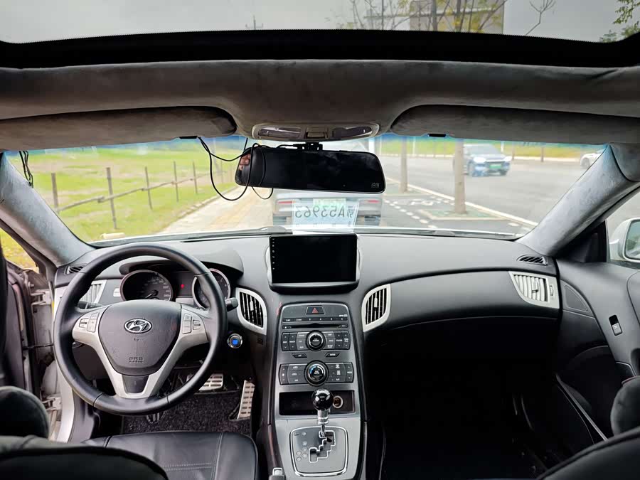 Hyundai Rohens-Coupe 2009 #6 Hyundai Rohens-Coupe 2009 car image #6