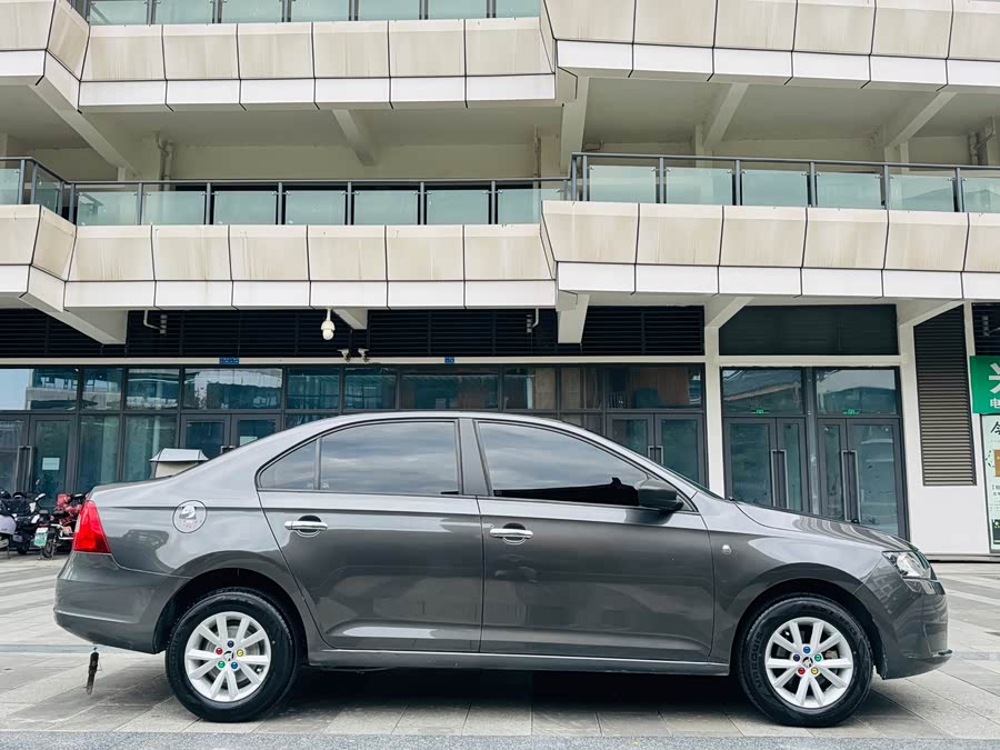 Skoda Rapid 2016 car image #6