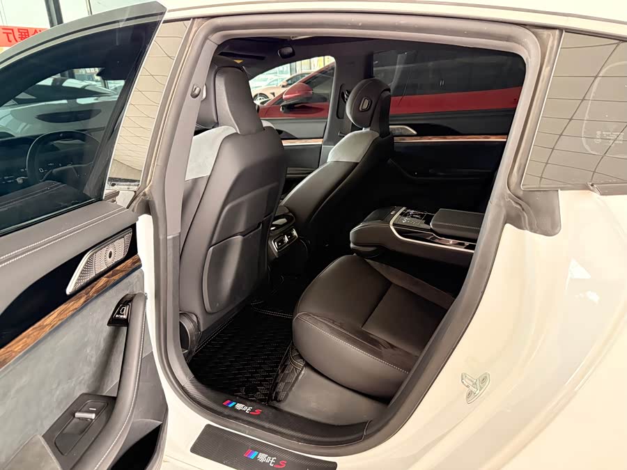 哪吒汽车 哪吒S 2025 #6 哪吒汽车 哪吒S 2025 汽车图片 #6