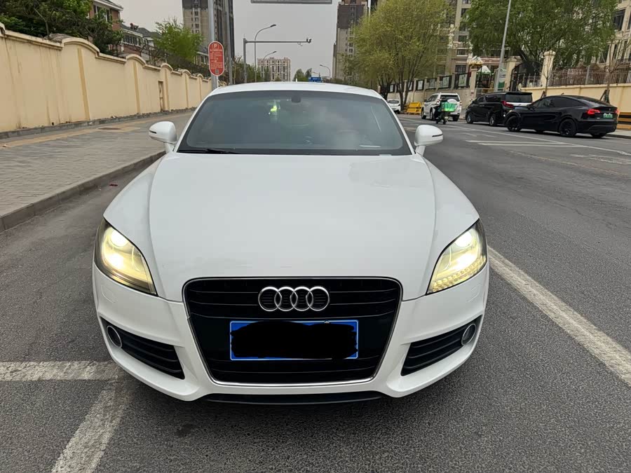 Audi TT 2011 #6 Audi TT 2011 car image #6