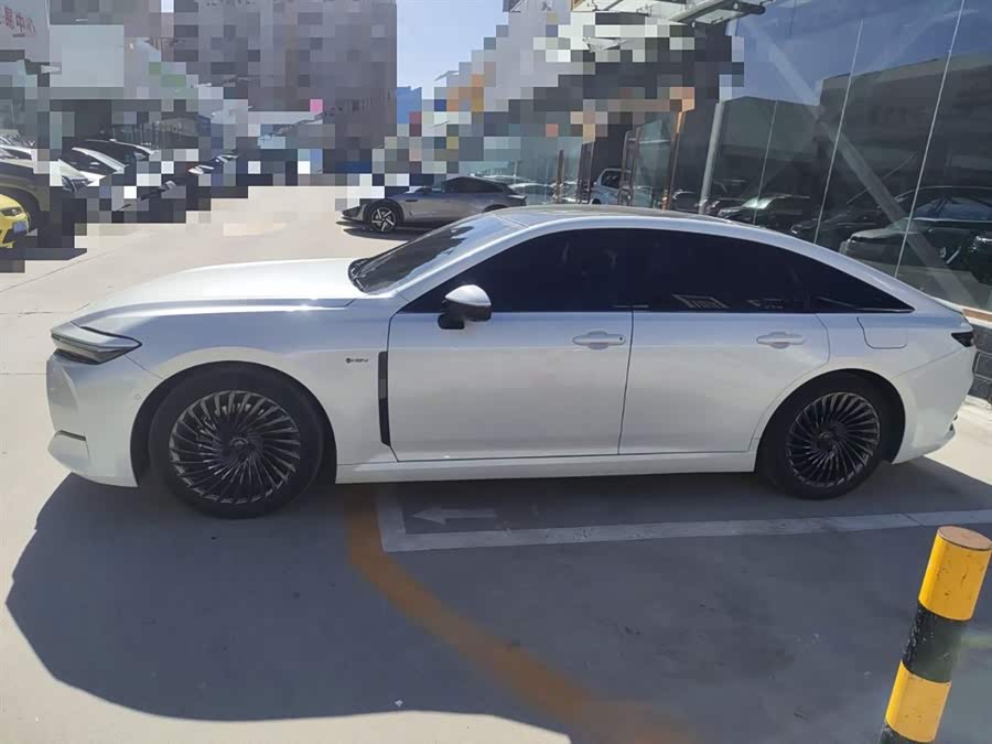 Toyota Crown 2024 immagine di auto #6