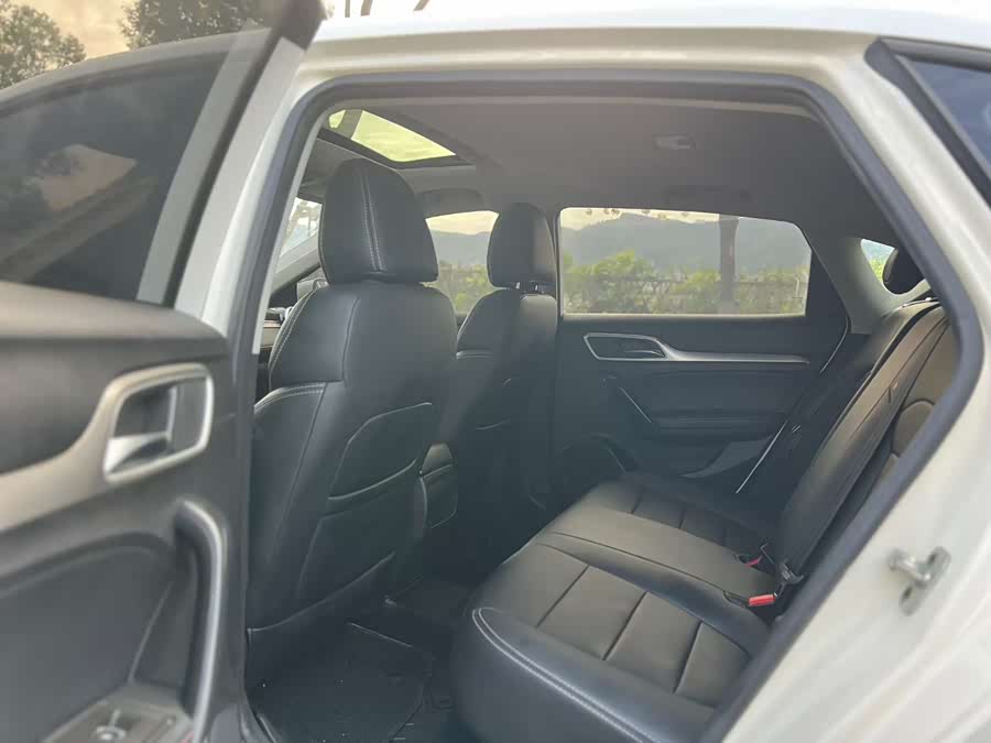 MG 6 2019 car image #6
