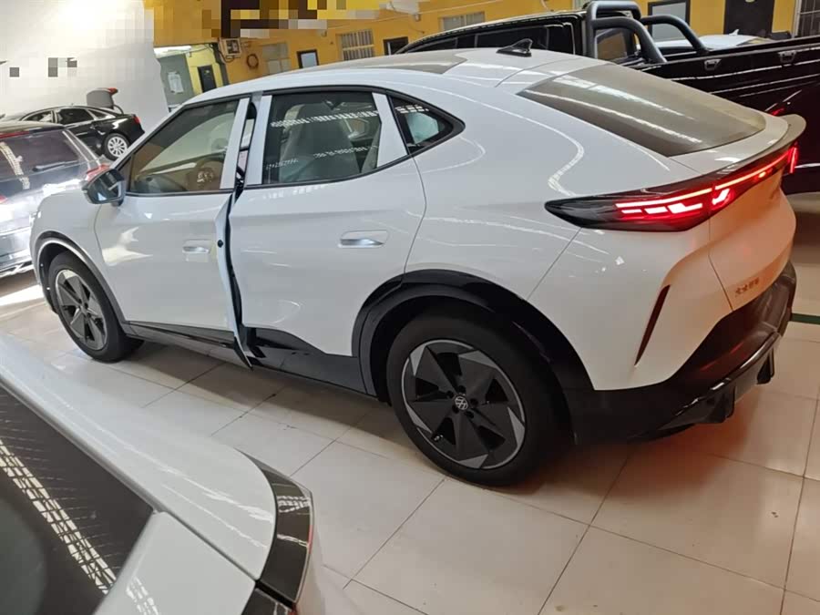 Volkswagen ID.UNYX 06 2025 image de voiture #6