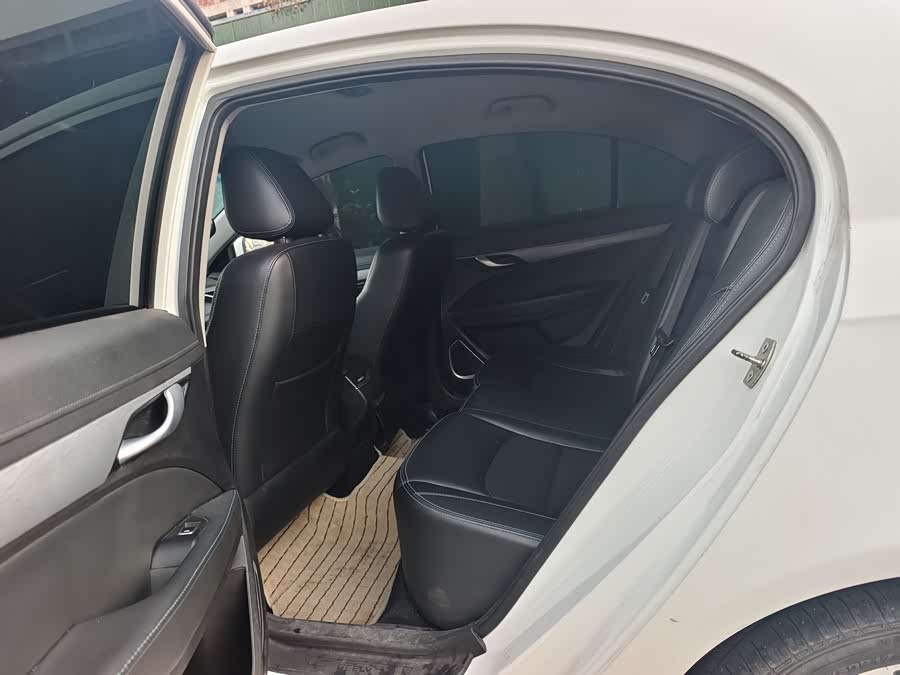 GEELY Emgrand New Energy 2019 immagine di auto #6