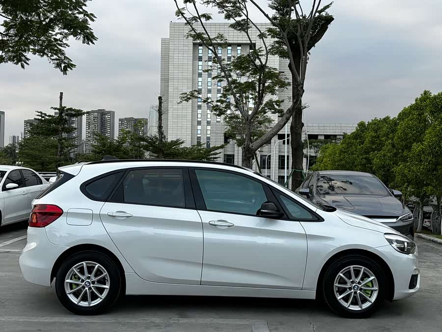 BMW 2 Series Tourer 2017 #6 BMW 2 Series Tourer 2017 imagem de carro #6