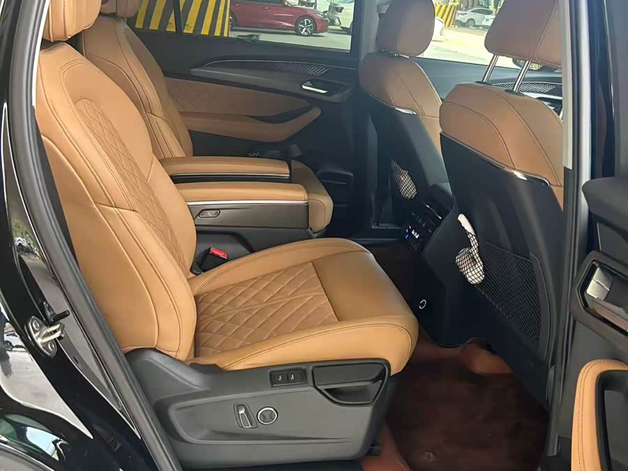 Audi Q6 2024 imagem de carro #6