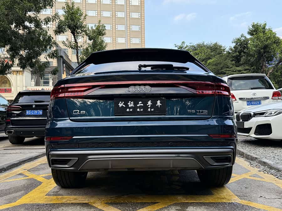 Audi Q8 2022 car image #6