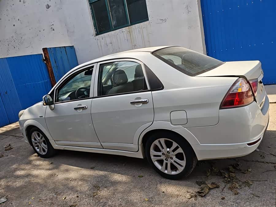 Suzuki Liana A6 2015 immagine di auto #6