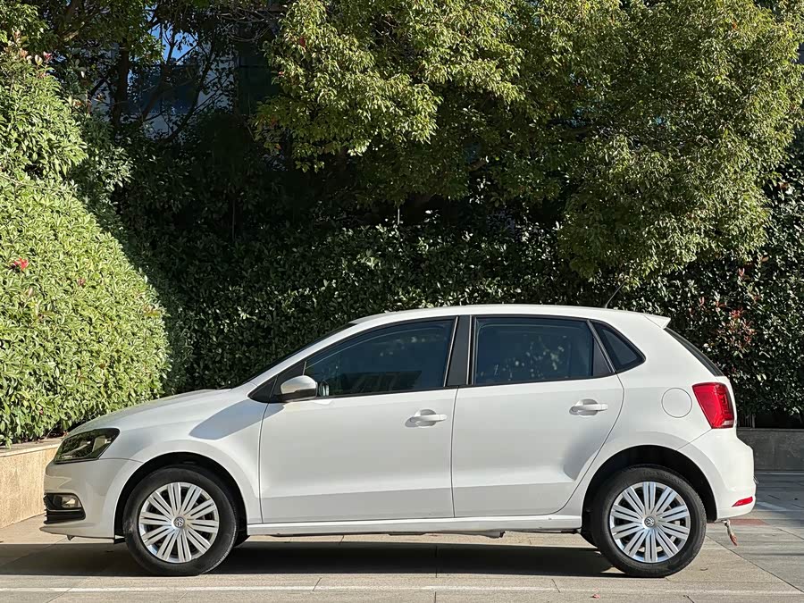 Volkswagen Polo 2017 car image #6