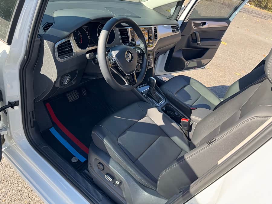 Volkswagen Golf Sportsvan 2020 car image #6