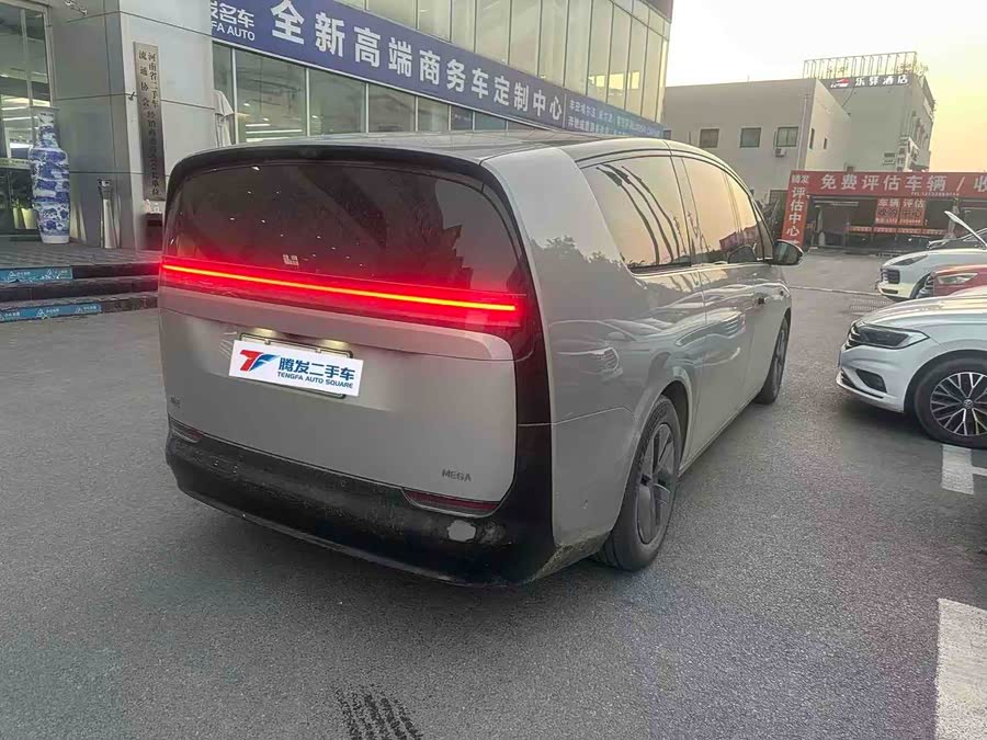 理想汽车 理想MEGA 2024 汽车图片 #6