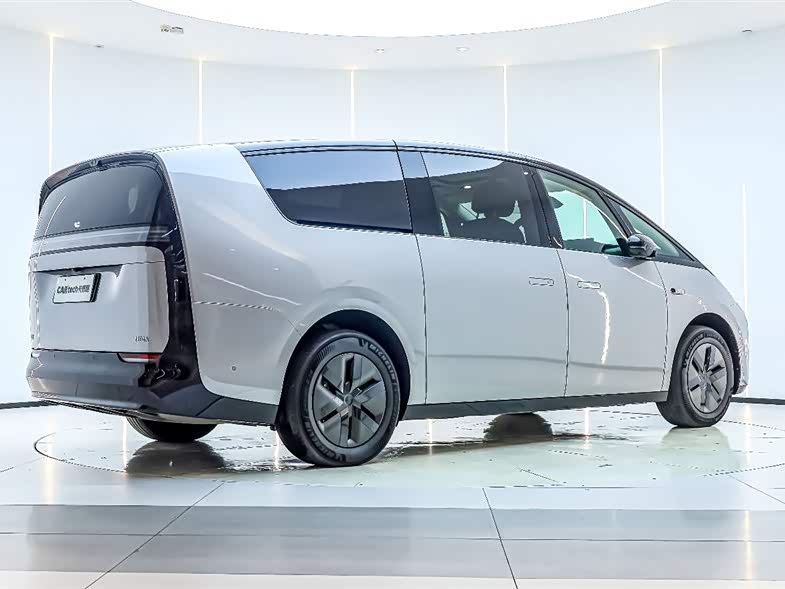 理想汽车 理想MEGA 2024 汽车图片 #6