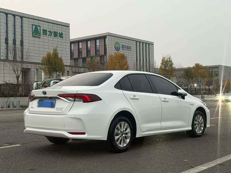 Toyota Corolla Hybird E+ 2022 immagine di auto #6