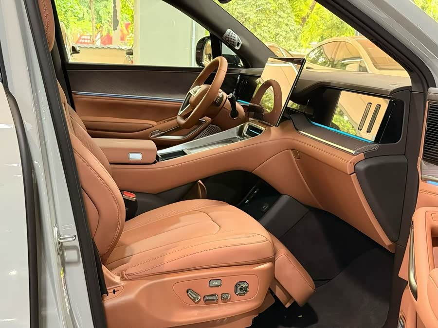 Denza N9 2025 #6 Denza N9 2025 car image #6