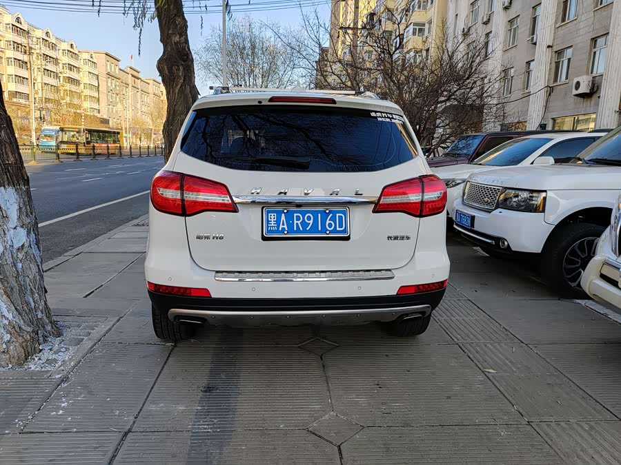 Haval H8 2015 car image #6