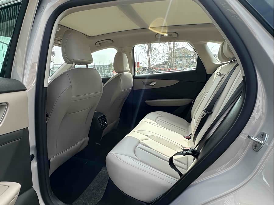 MG ES5 2024 imagen de coche #6