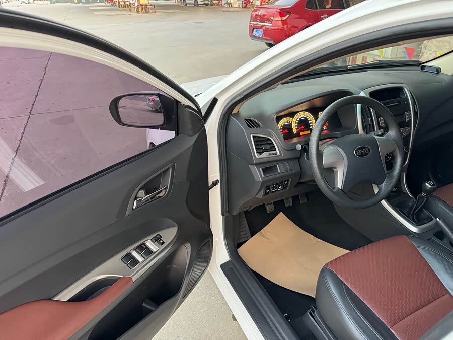 BYD F3 2018 car image #6