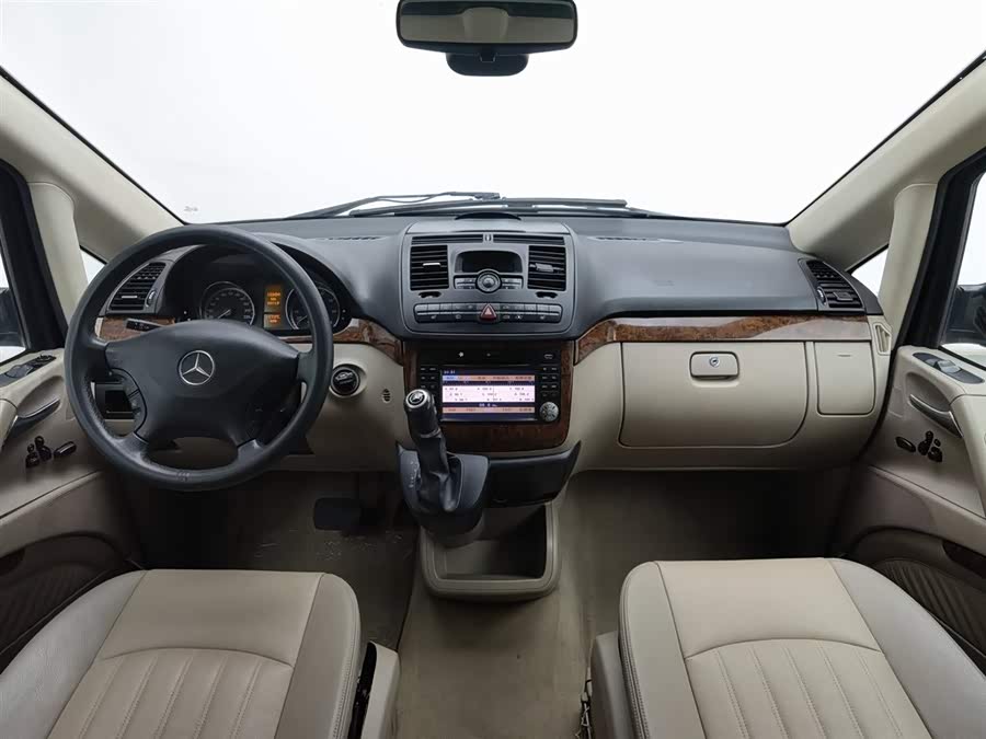 奔驰 唯雅诺 2010 汽车图片 #6