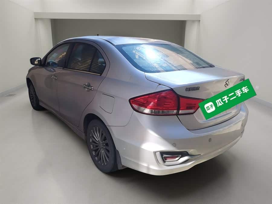 Suzuki Ciaz 2015 изображение автомобиля #6