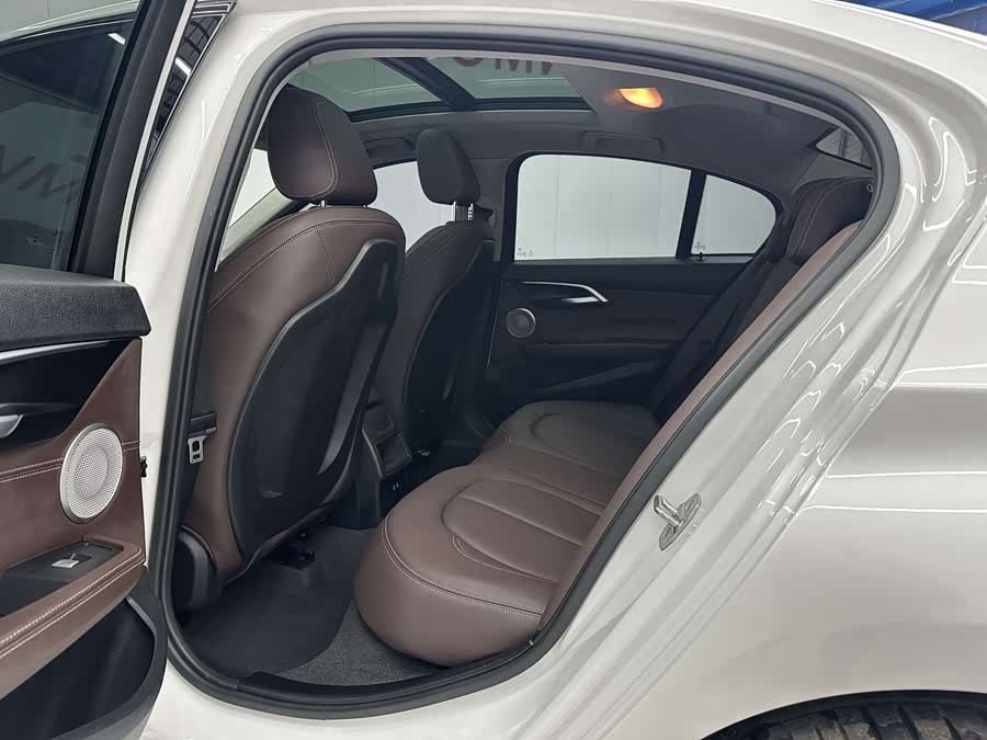 BMW 1 Series 2021 #6 BMW 1 Series 2021 car image #6