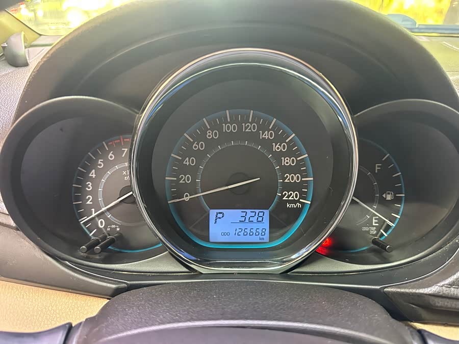 Toyota Vios 2015 #6 Toyota Vios 2015 car image #6