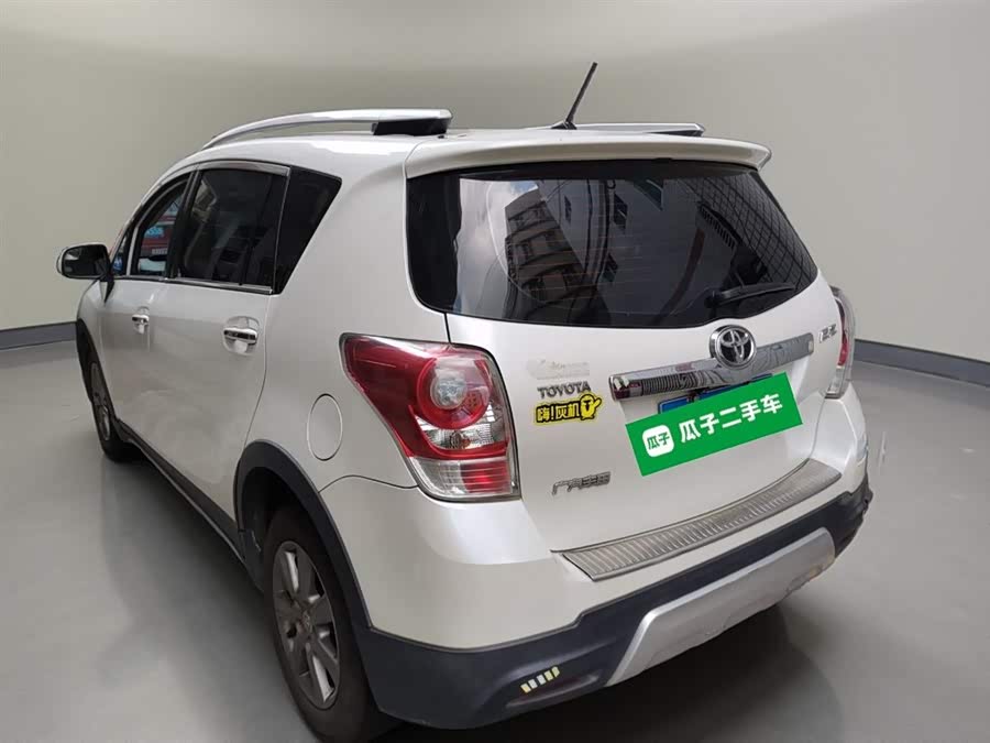 Toyota Reiz 2015 immagine di auto #6