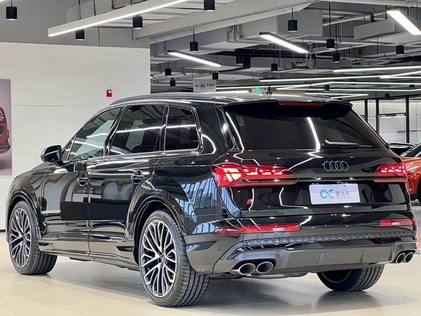 Audi SQ7 2025 #6 Audi SQ7 2025 car image #6