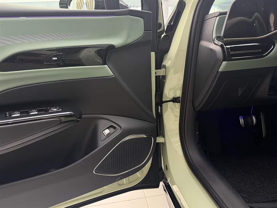 HongQi EH7 2025 #6 HongQi EH7 2025 car image #6