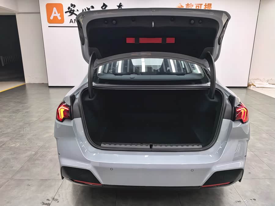 BMW 2 Series 2025 #6 BMW 2 Series 2025 car image #6