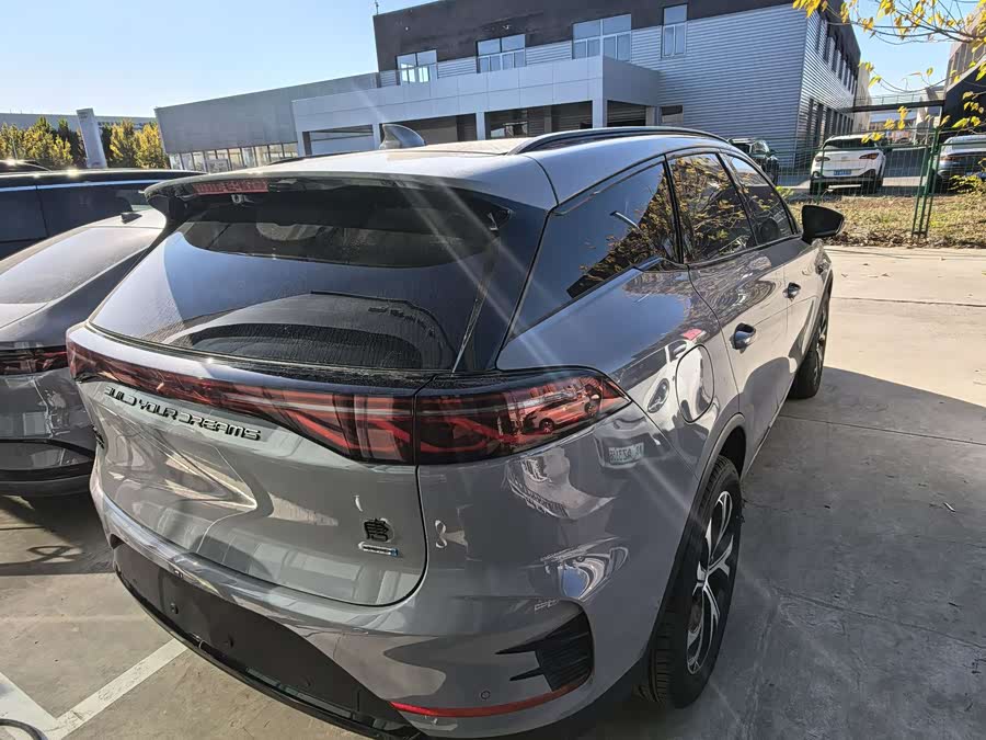BYD Tang New Energy 2025 صورة سيارة #6