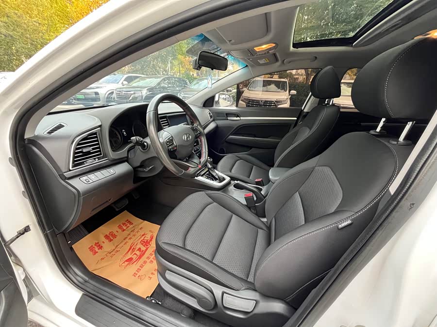 Hyundai Elantra AD 2019 car image #6