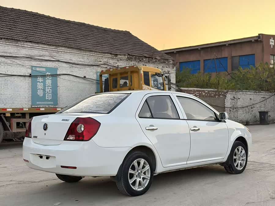 GEELY KingKong 2015 car image #6