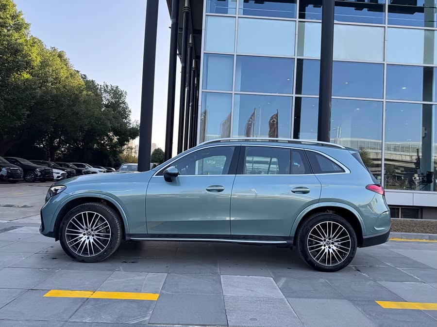 Mercedes-Benz GLC Class 2024 car image #6