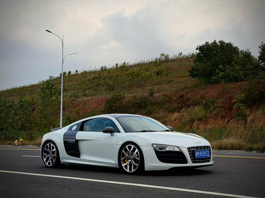 Audi R8 2011 immagine di auto #6