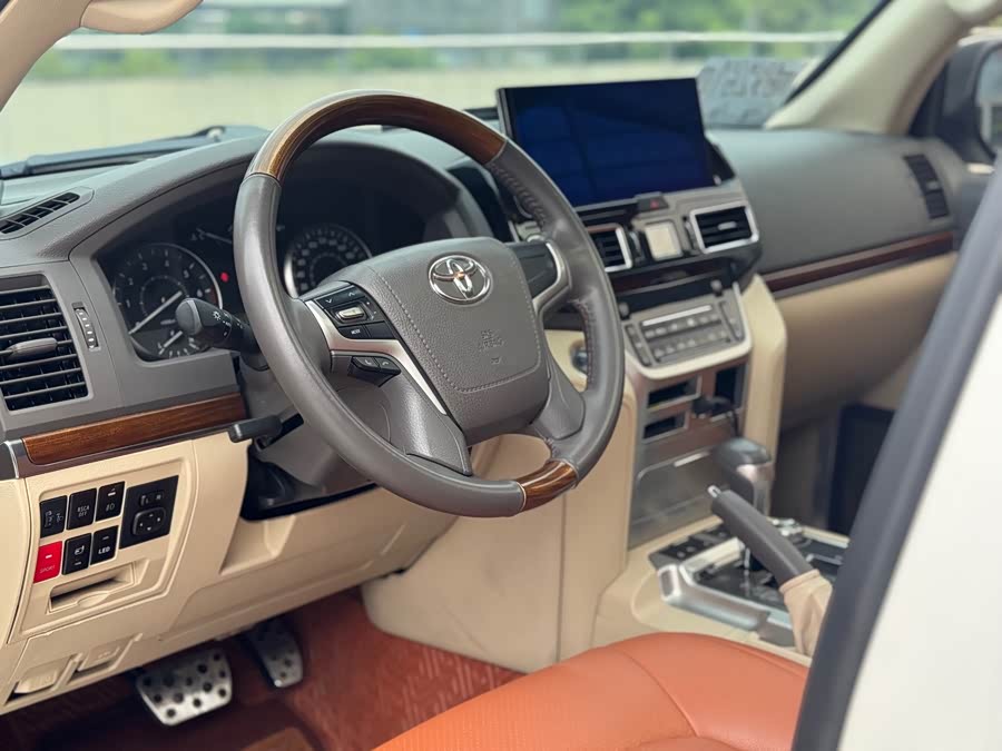 Toyota 2018 car image #6
