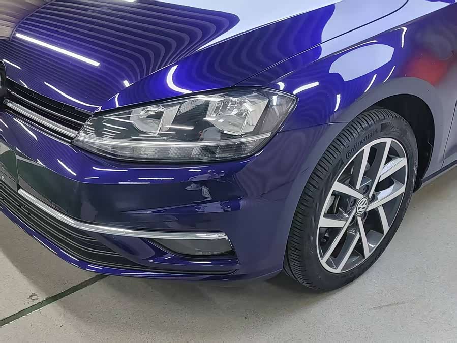 Volkswagen Golf 2018 car image #6